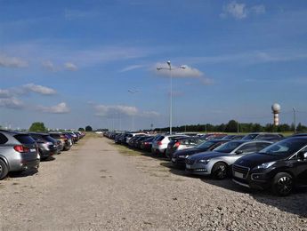 Główne zdjęcie parkingu Parking Krakowska 42 - parking prywatny, Warszawa Okęcie (WAW) Parking Krakowska 42 - parking prywatny, Warszawa Okęcie (WAW) - główne zdjęcie parkingu