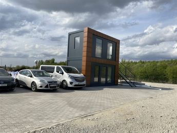 Główne zdjęcie parkingu SkyWay Parking - parking lotnisko Warszawa Okęcie (WAW) SkyWay Parking - parking lotnisko Warszawa Okęcie (WAW) - główne zdjęcie parkingu